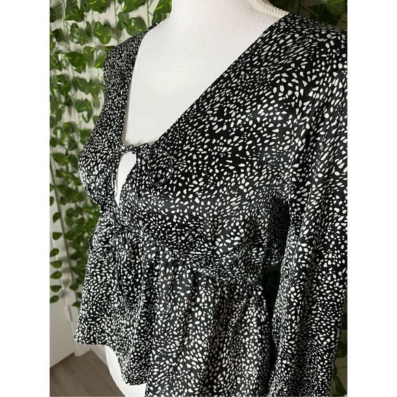 Abercrombie and Fitch Tied Black Blouse - Picture 3 of 5